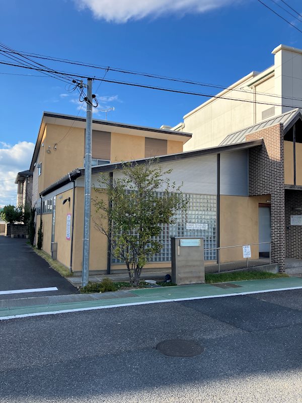 仁志出店舗 玄関