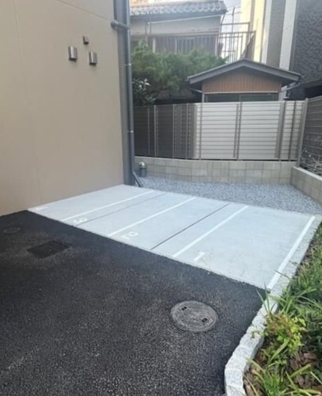 ハイズ綾瀬Ⅱ 駐車場