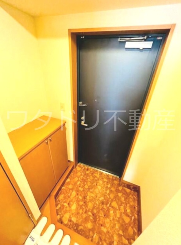 橘ビル 玄関