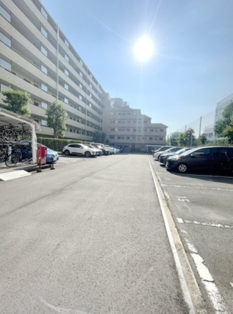 ジュネス 駐車場