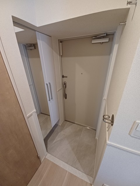 スアヴィス三ノ輪 玄関