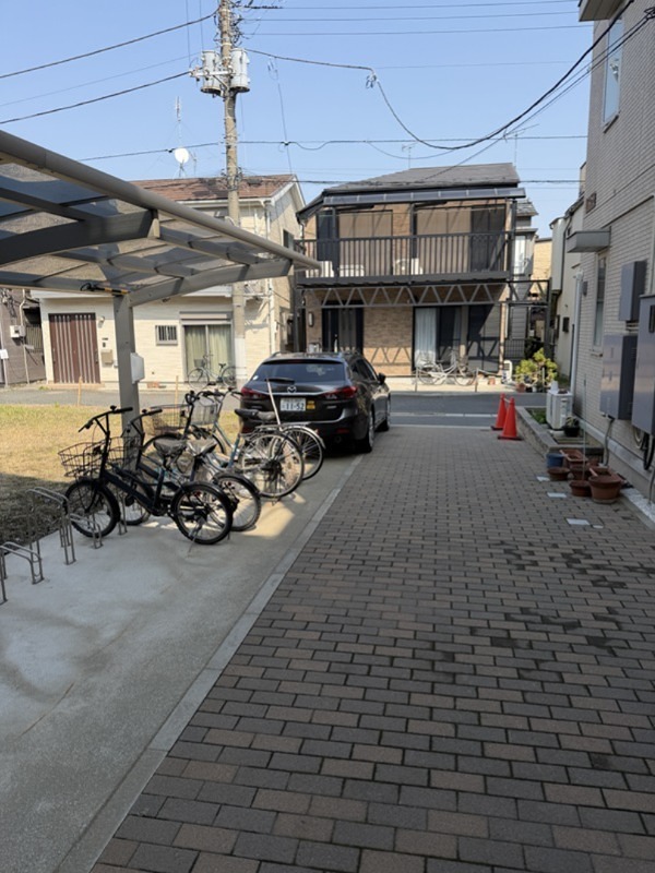 アウル 駐車場