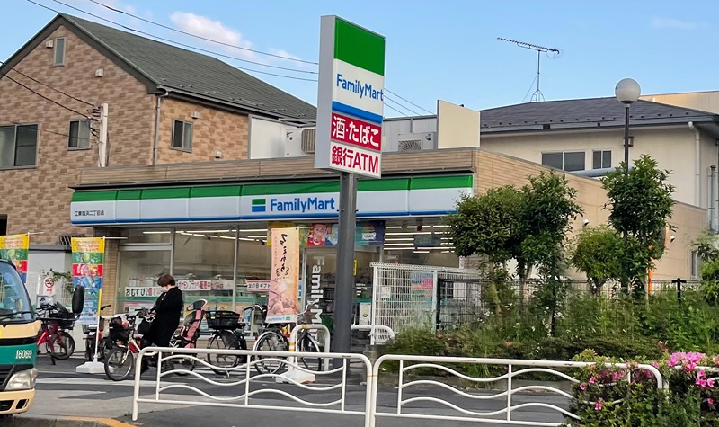 ディアレイシャス東京ベイ潮見 コンビニ
