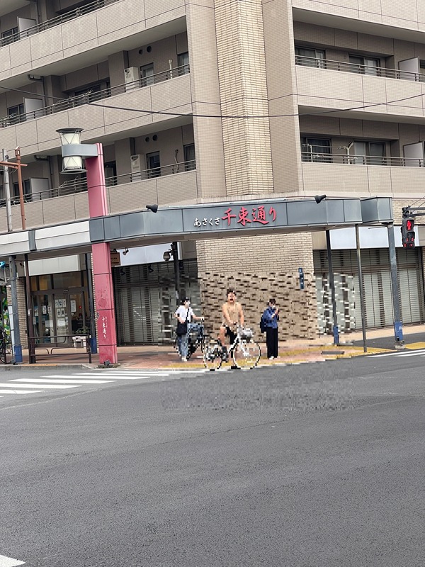 ラルジュ　マノワール 商店街