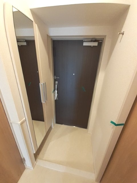 ジーヴイ アリイ アサクサ 玄関