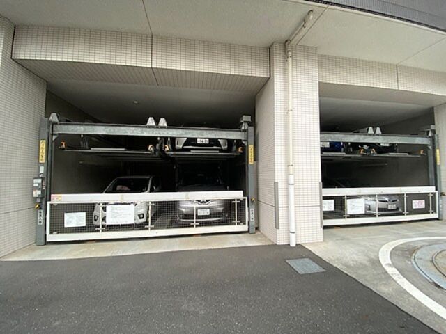 ロイズスクエア東陽町 駐車場