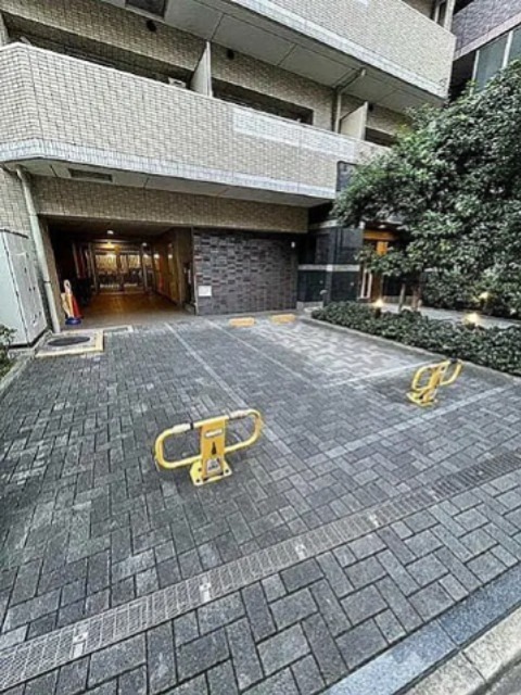 リベルテ上野 駐車場