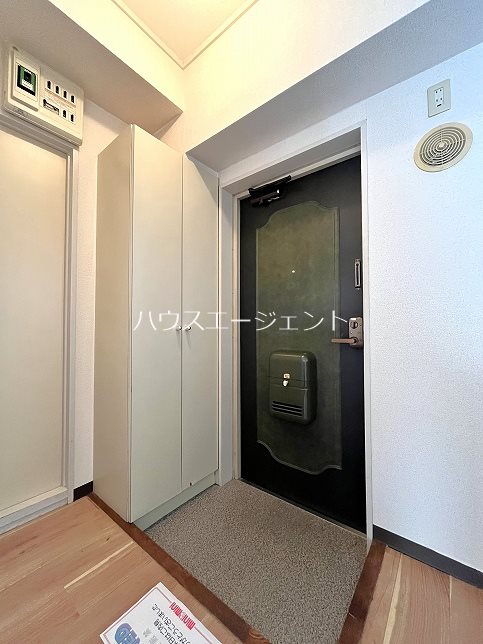 第五サンキビル 玄関