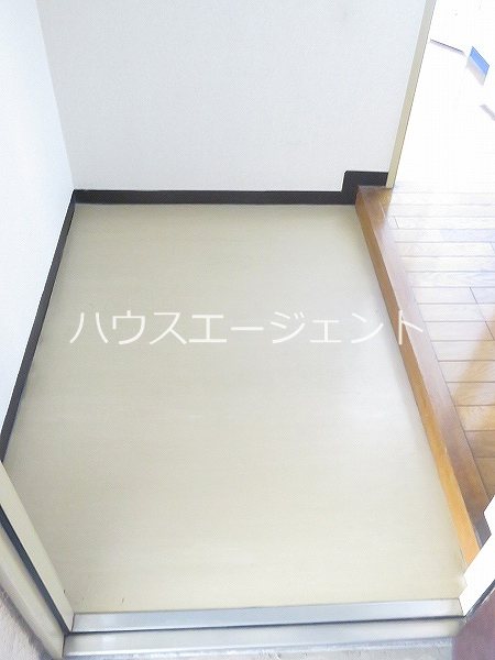 コーポ近江屋６ 玄関
