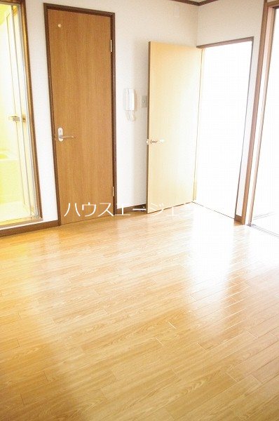 メゾンリッシュ葛西 リビング