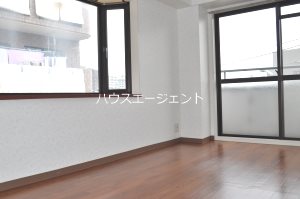 モア８ リビング