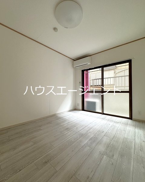 ラグジュアリーサンレイク リビング