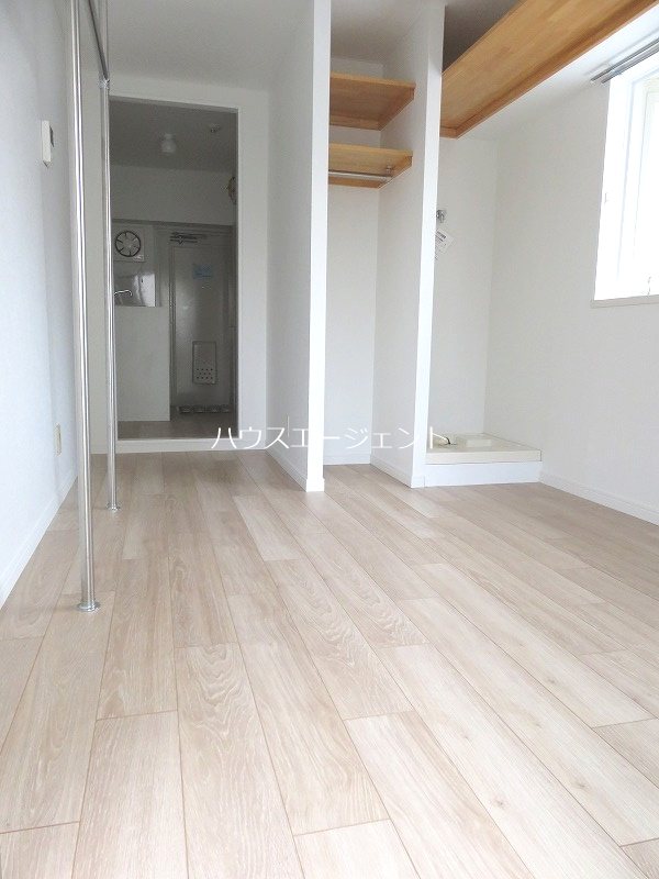 モア３ ベッドルーム