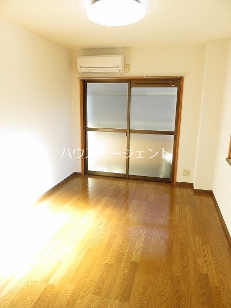 第６コーポマキ リビング