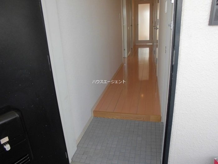 ハイフラットワン 玄関