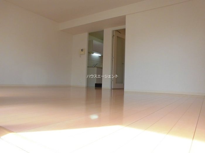 ハイフラットワン リビング