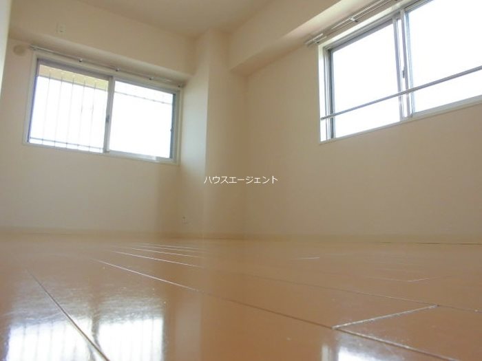 ハイフラットワン ベッドルーム