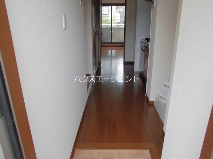 ボンリジエール 玄関