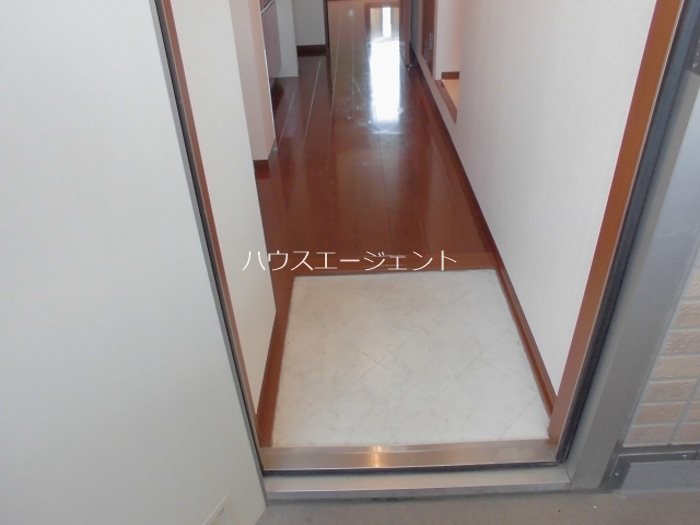 ボンリジエール 玄関