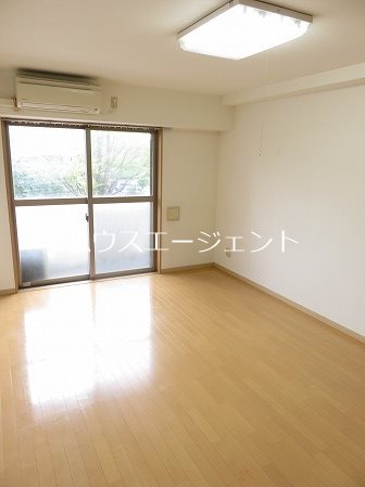 グッドフラットⅢ リビング