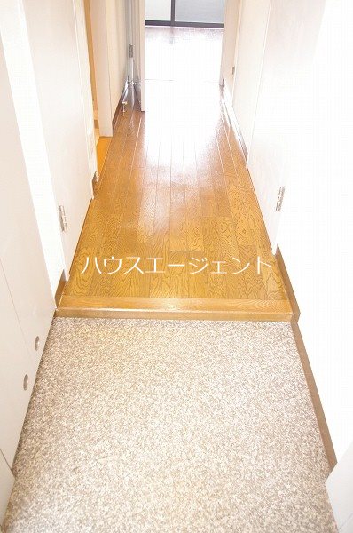 カインドネスコーポ 玄関