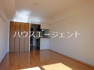 パルティール　　　　　 リビング