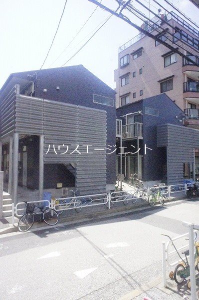 フローラ３ 311号室 外観