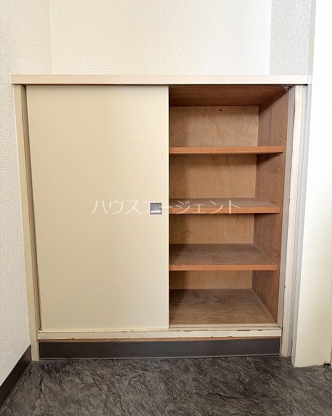 東陽レンタカービル 玄関
