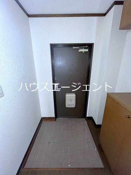 クレセントＳＪ 玄関
