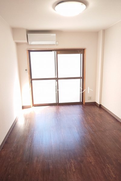 第６コーポマキ リビング