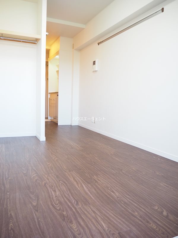 モア８ ベッドルーム