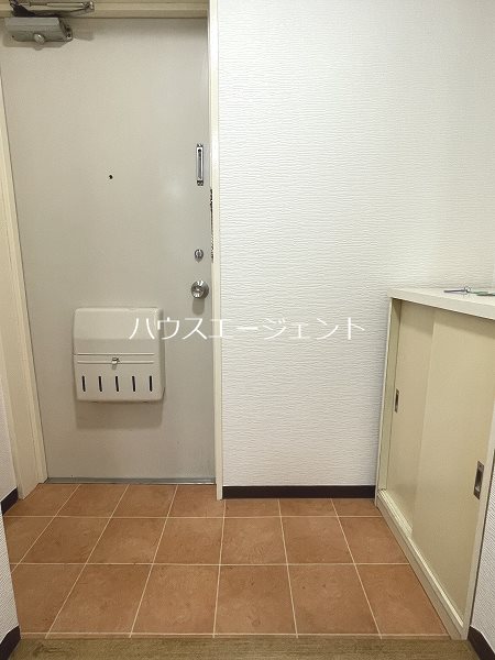 第7アラタビル 玄関