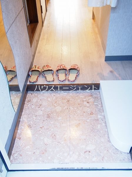 エステートタイム６ 玄関