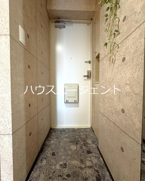 レジデンスタイム３ 玄関