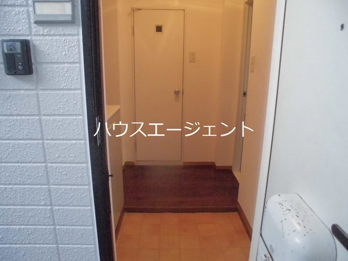 メゾン・ファミール 玄関