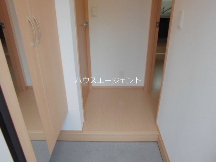 ピヴォワーヌ 玄関