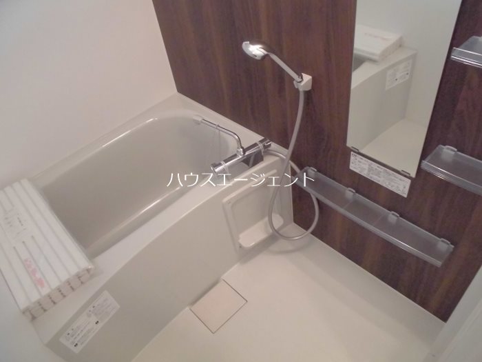 レーヴ・シャルマン 風呂画像