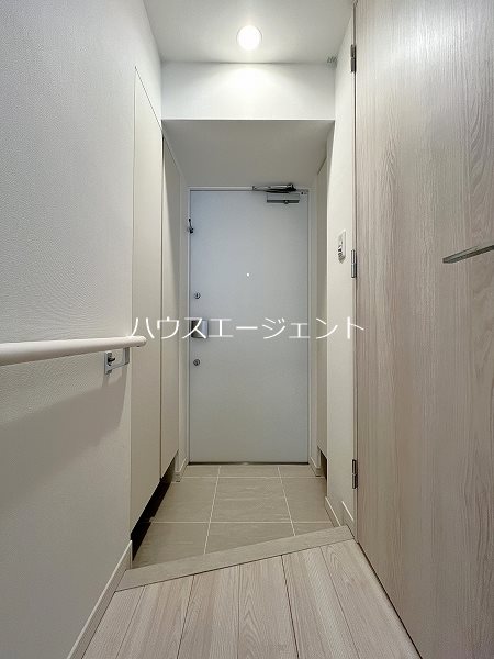 コンフォリア・リヴ西葛西 玄関