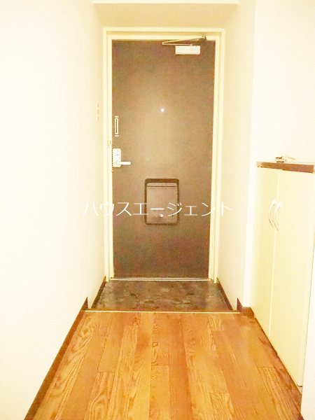 渡辺ビル 玄関