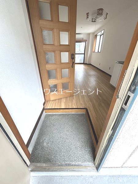 シャトレーゼヒコタ 玄関