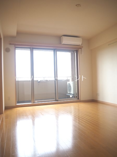 モア・ノーブル リビング