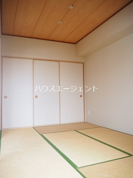 モア・ノーブル ベッドルーム