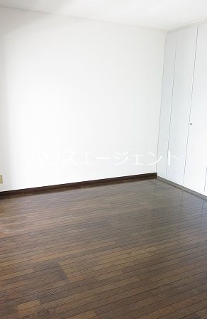 クリスタルタワー ベッドルーム