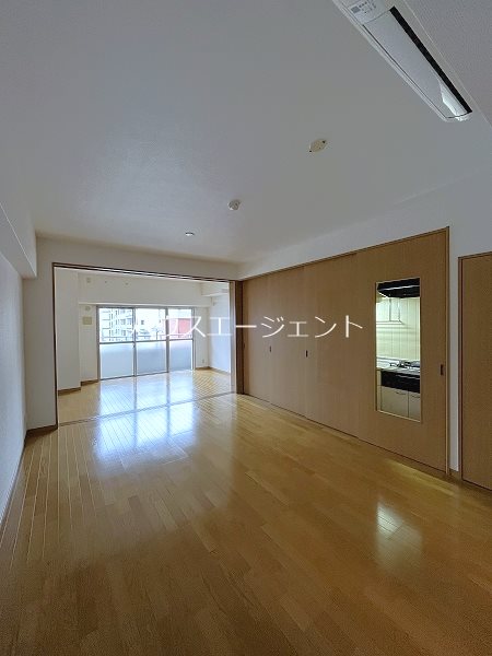 インカウンターマンション リビング