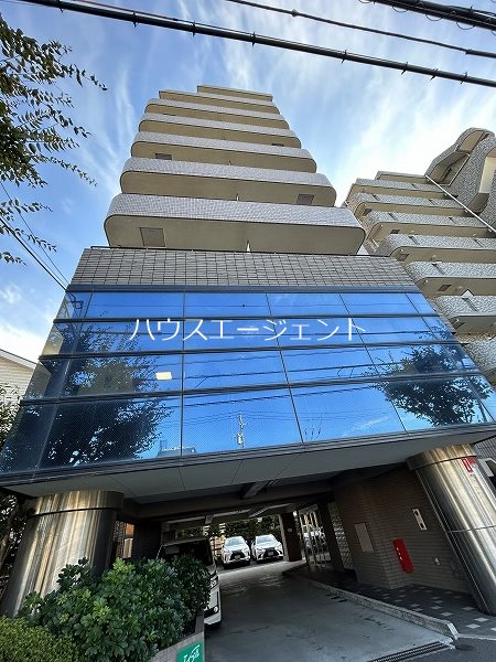 9階建のマンションです。