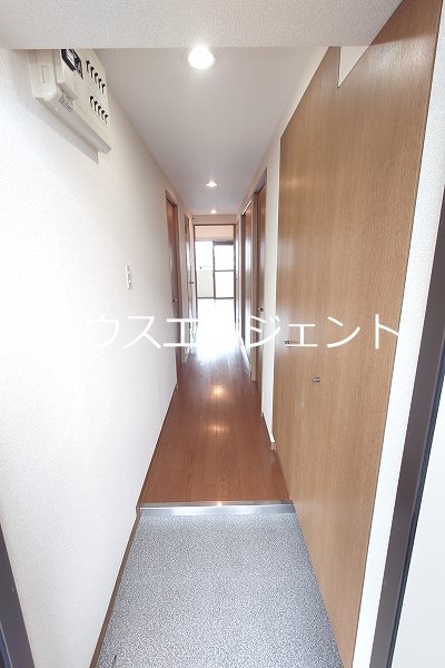 グロリア壱番館 玄関