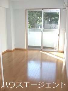 第3メゾンドヨシノ リビング