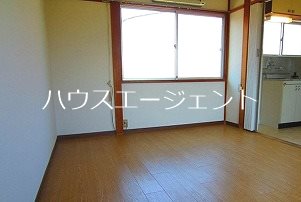 栗原コーポ リビング