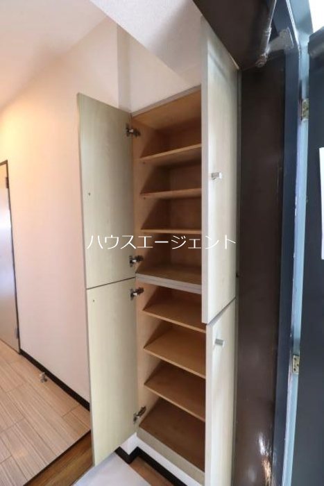 プレステージ南葛西 玄関