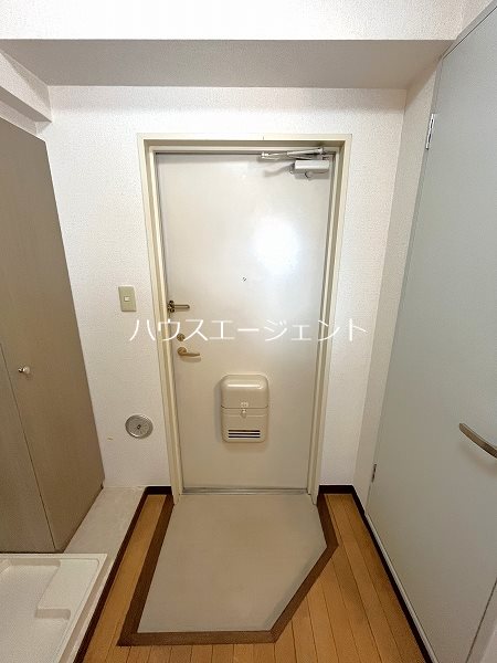 アセット・デーク 玄関